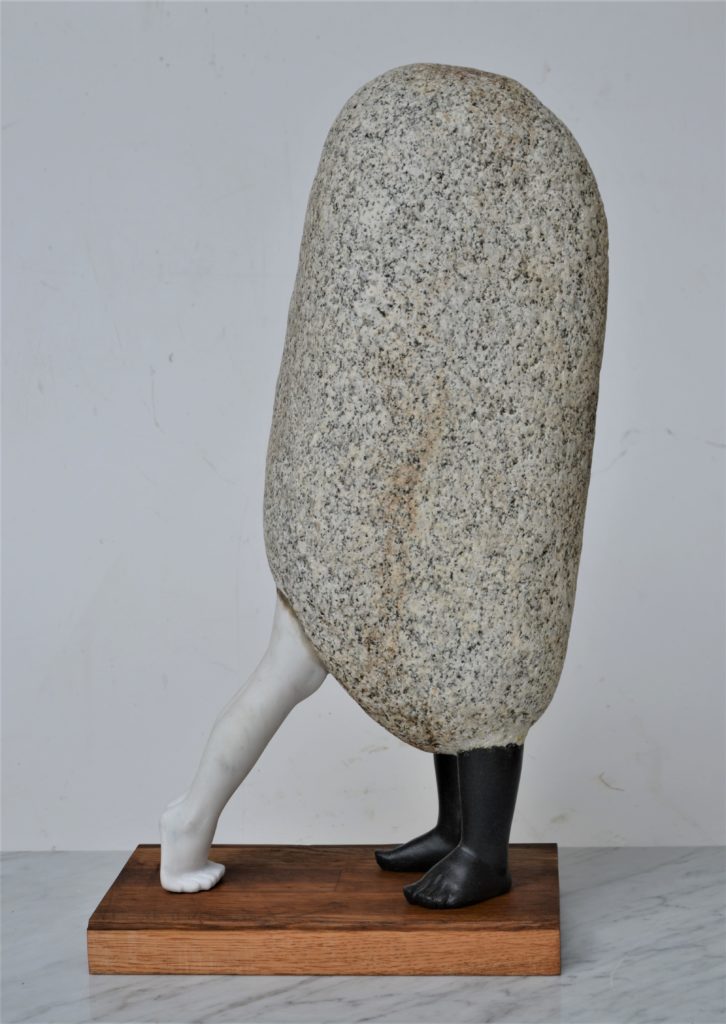 Just married, 32 × 18 × 15 cm, žula a mramor/granite and marble, 2021